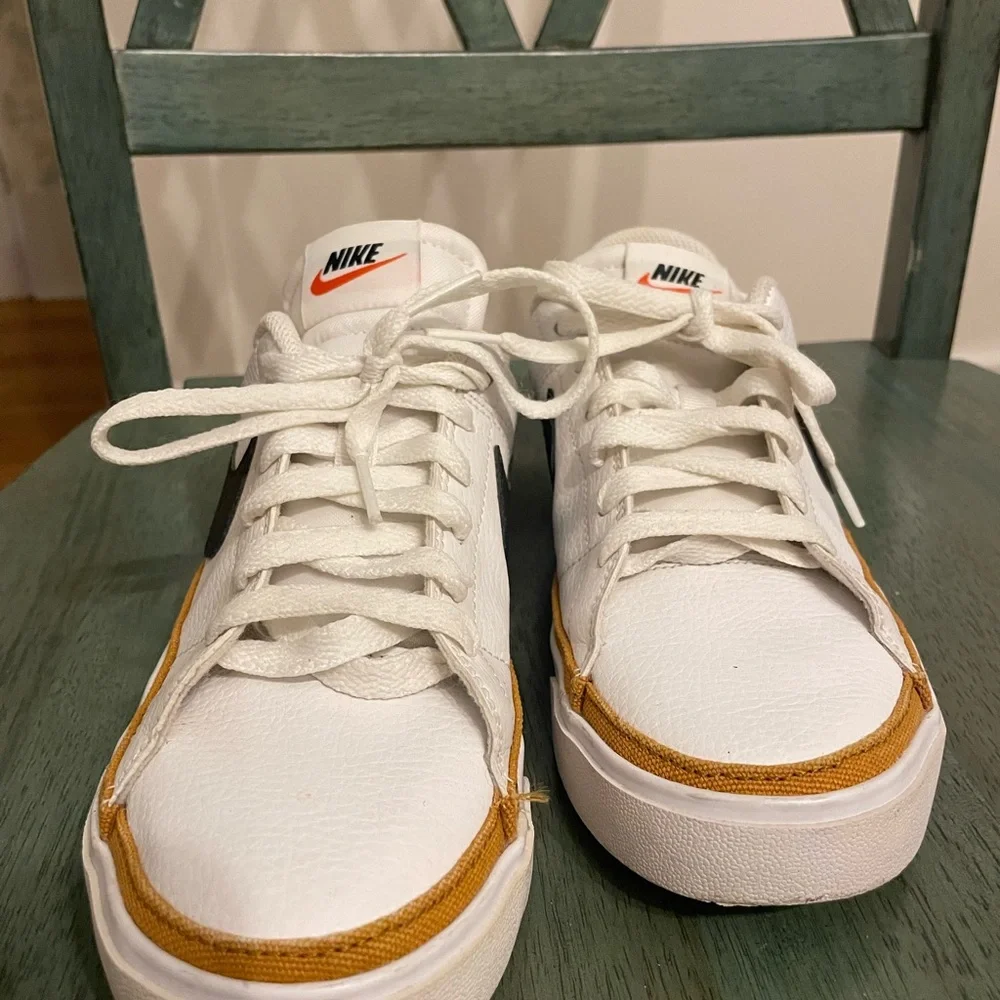 Nike Sneakers - Picture 2 of 10
